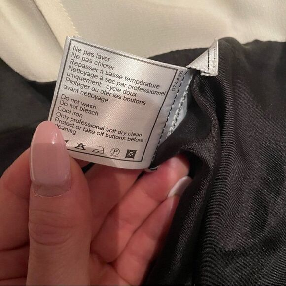CHANEL BLACK AND WHITE SATIN DRESS - Picture 7 of 12